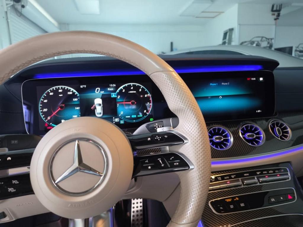 Mercedes-Benz E-Class photo 5