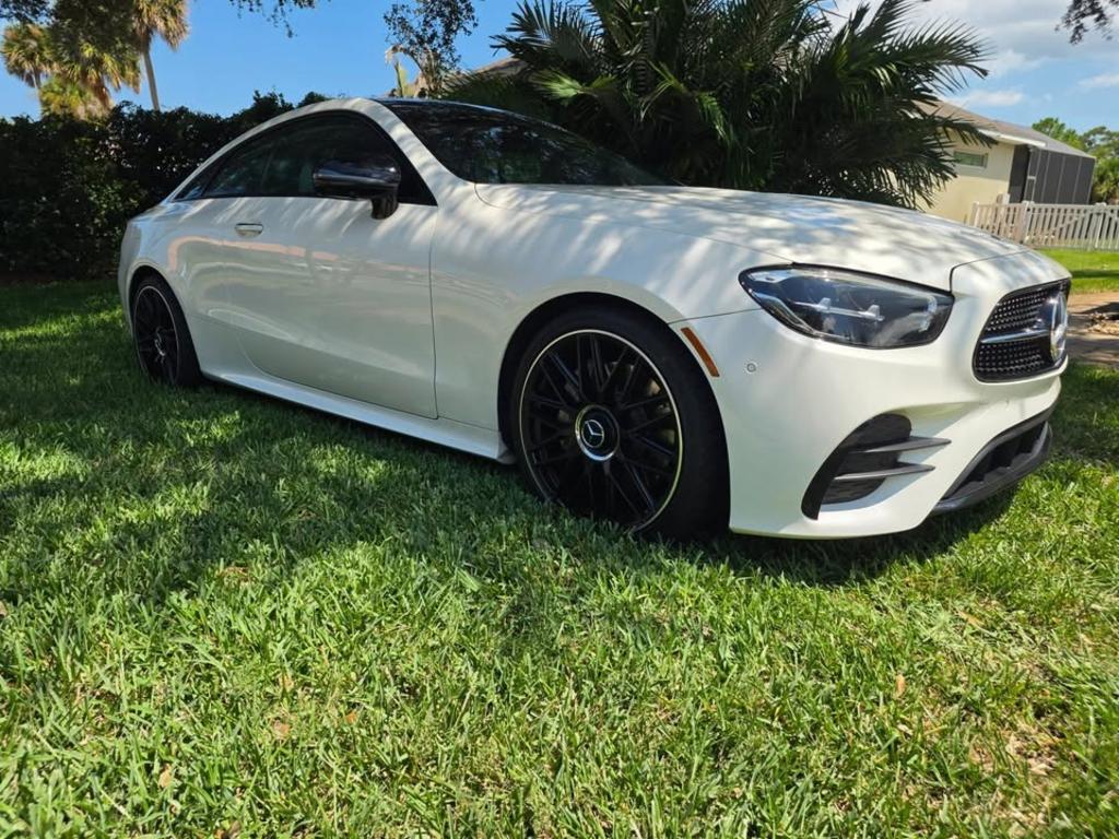 Mercedes-Benz E-Class photo 4