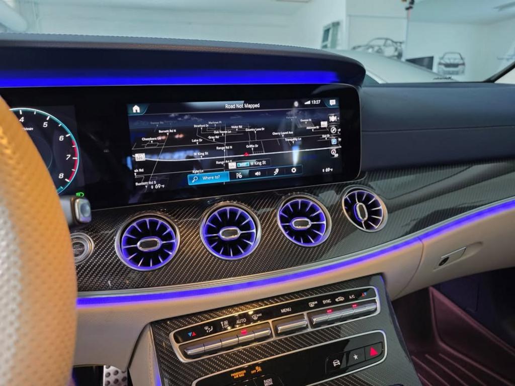 Mercedes-Benz E-Class photo 6