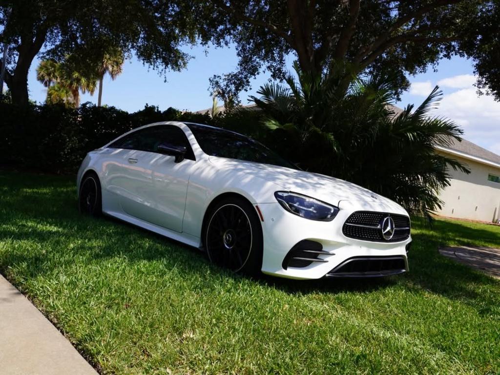 Mercedes-Benz E-Class photo 2
